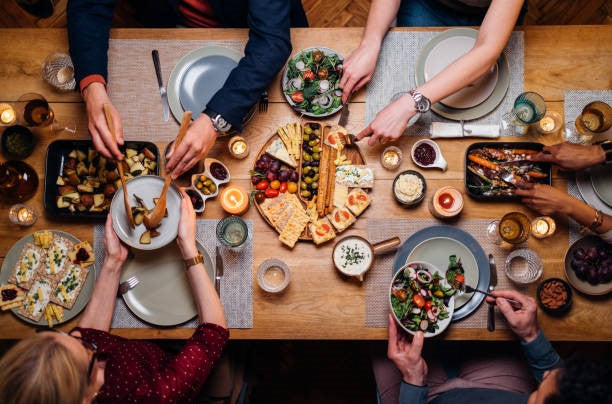 Seasonal Table Decor Ideas for Homes in California to Match Beautiful Table Mats