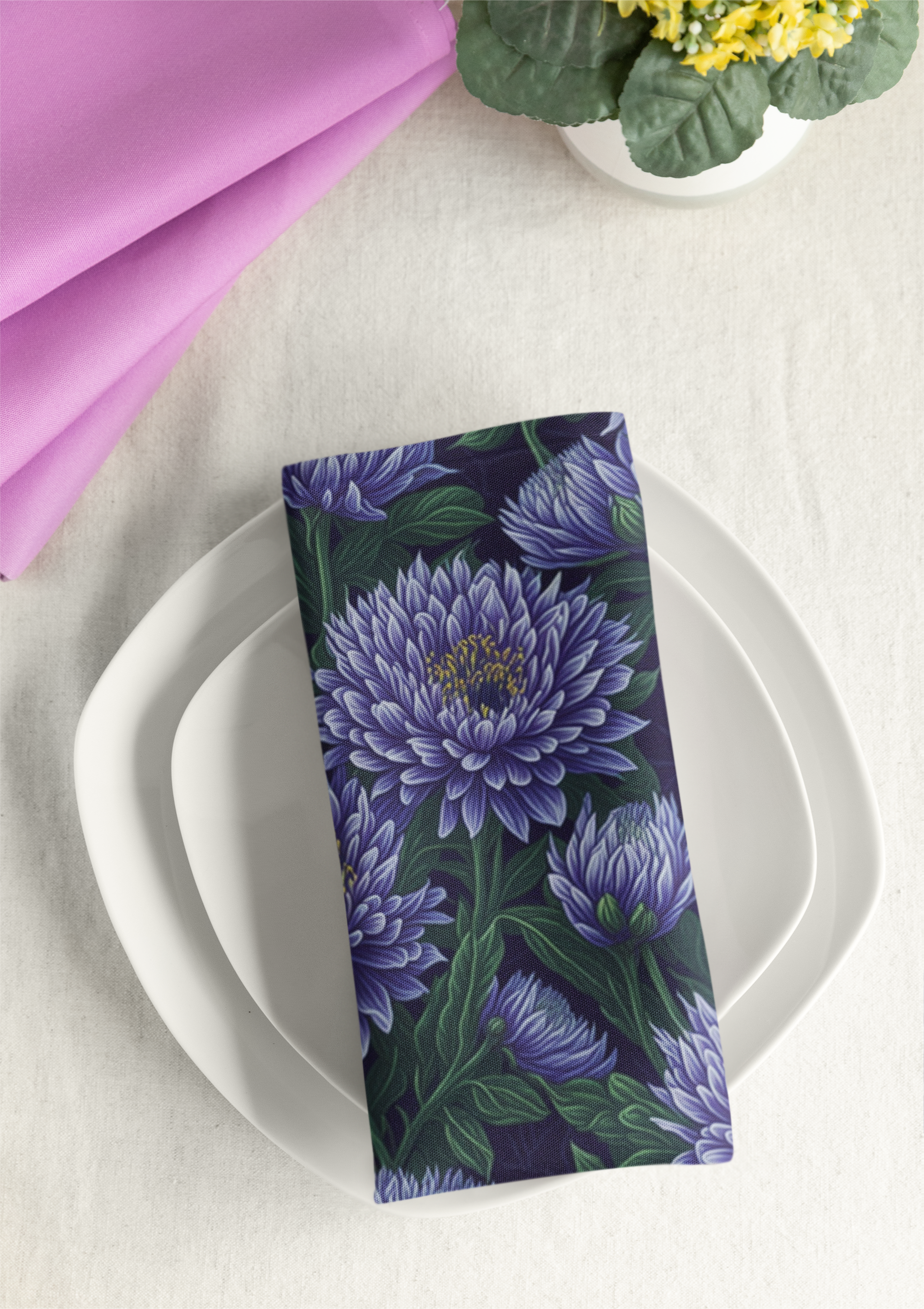 Brilliant Stokesia Floral Designed Napkins, 4-set